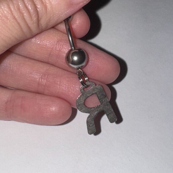 Lavender Gem Letter R Dangle Belly Ring - Picture 10 of 11